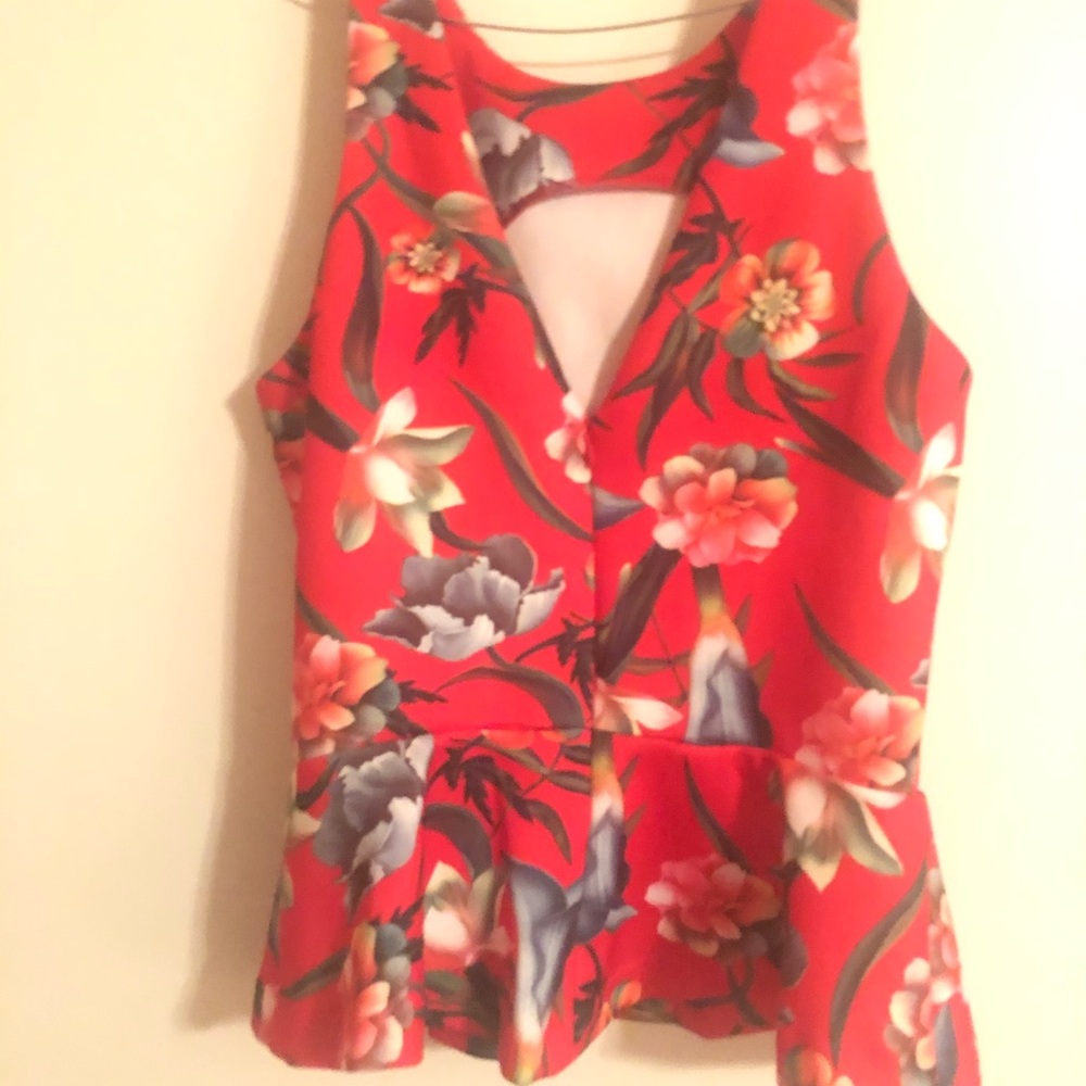 Adorable tropical Boston proper top